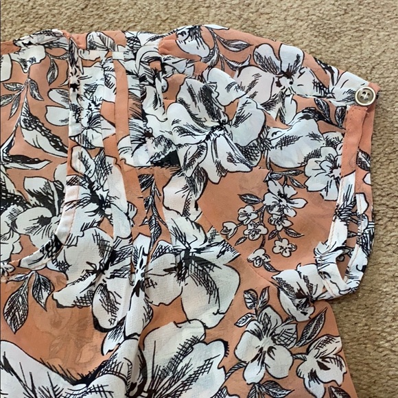 Forever 21 Floral Peach Blouse - Picture 7 of 10